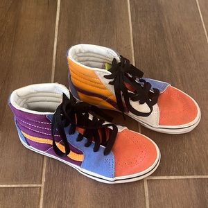 Vans sk8-hi. Very good used condition. Minor wear shown in pictures